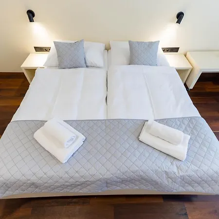 Chmelnice بيت ضيافة 3*