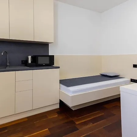 Chmelnice بيت ضيافة 3*