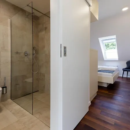 Chmelnice بيت ضيافة 3*